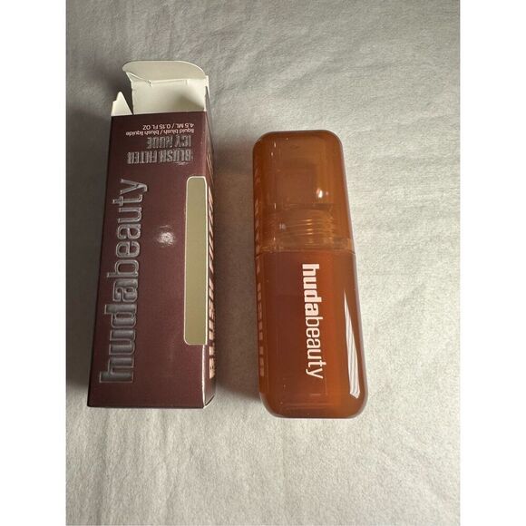 HUDA BEAUTY Blush Filter Soft Glow Liquid Blush Latte - light to medium - Picture 2 of 6